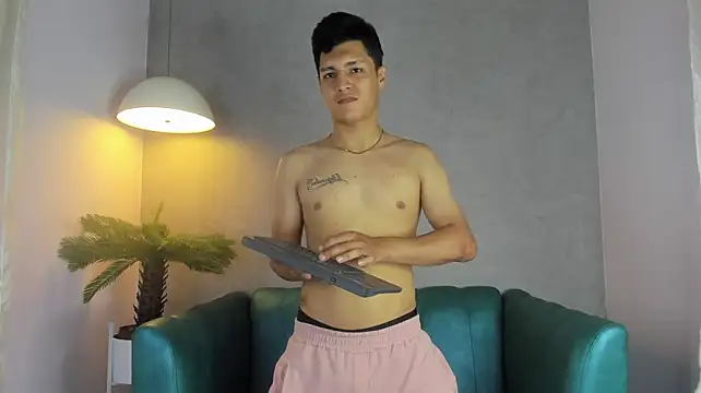Julian_Fiire Live XXX-chat