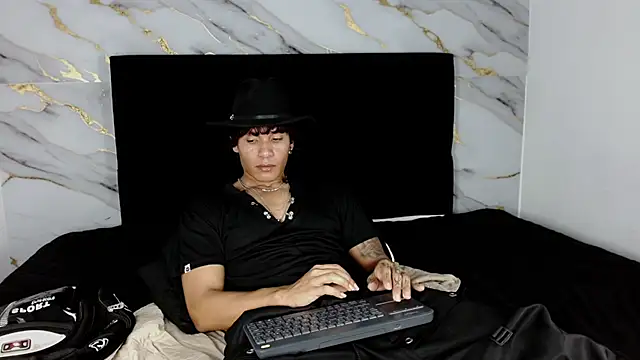 XXX chat uživo modela MaximilianRoth