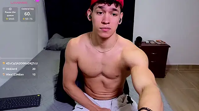 Онлайн чат XXX Luke_Muscle