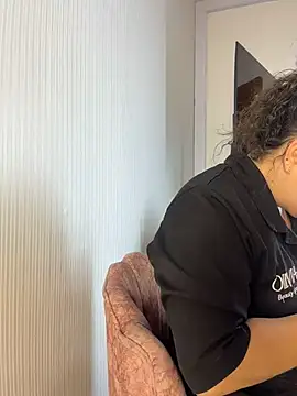 Chatroom XXX en direct de Nails_Lucia