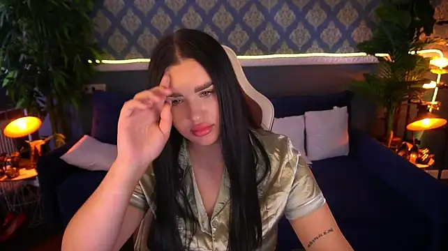 CherrryQueen Adlı Modelin Canlı XXX Sohbeti