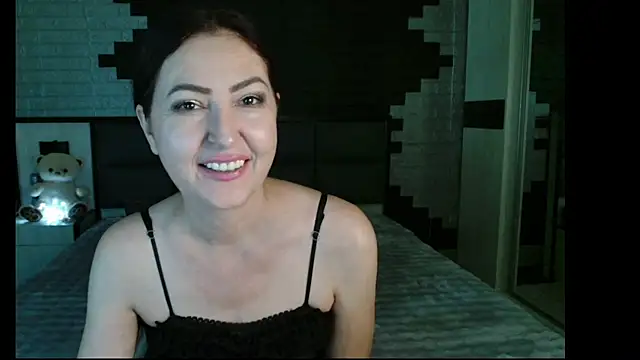 AdaVeraLove Adlı Modelin Canlı XXX Sohbeti
