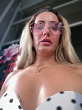 adya-aly Adlı Modelin Canlı XXX Sohbeti