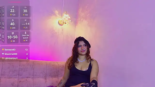BELLA_TENTATION_CR Adlı Modelin Canlı XXX Sohbeti