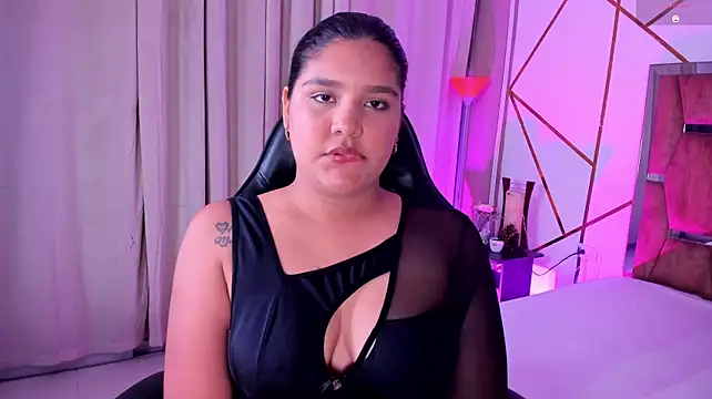 ZoeFerdi_ Adlı Modelin Canlı XXX Sohbeti
