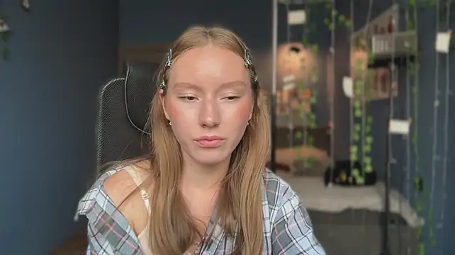 AnnaKarea Adlı Modelin Canlı XXX Sohbeti