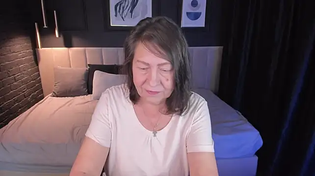 LindaPassionate Adlı Modelin Canlı XXX Sohbeti