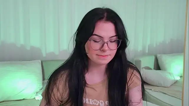 Cindy_Mil Adlı Modelin Canlı XXX Sohbeti
