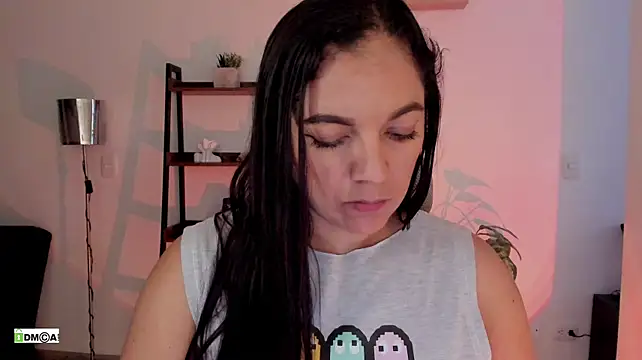 Chat +18 de urcute_kitten ao vivo