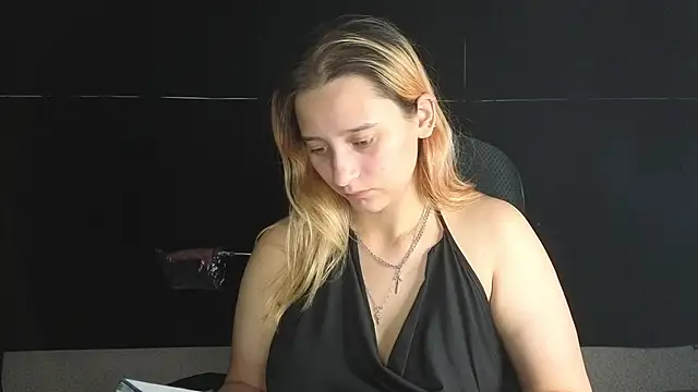 XXX chat uživo modela RachelPirce