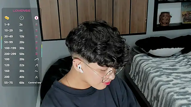 Danny_George élő XXX-chatje