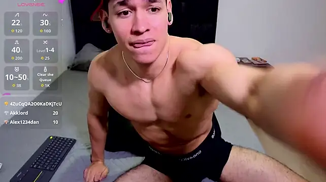 Luke_Muscle: απευθείας συνομιλία ΧΧΧ
