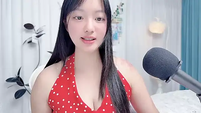 Winnie666999 现场XXX聊天