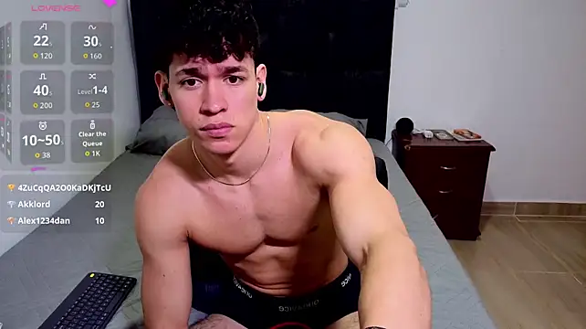 แชท XXX สดของ Luke_Muscle