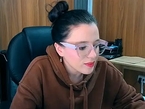 ela-04 Adlı Modelin Canlı XXX Sohbeti