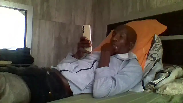 longdickson12345 Adlı Modelin Canlı XXX Sohbeti