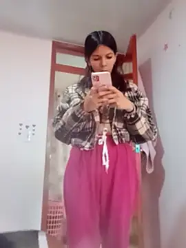 BigbuttBrooklyn_ Adlı Modelin Canlı XXX Sohbeti