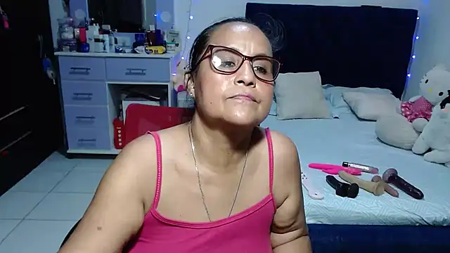 pervert_mommy_ Adlı Modelin Canlı XXX Sohbeti