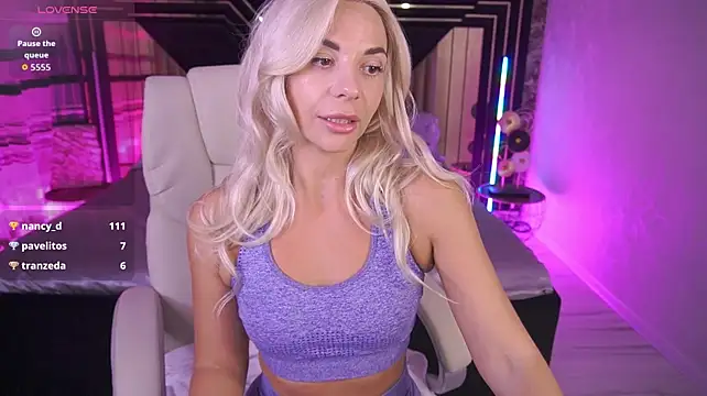 BellaRayyy's Live XXX Chat