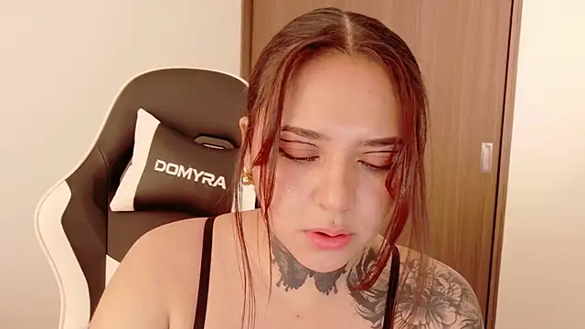 kim_blake's Live XXX Chat