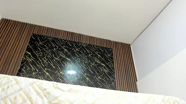 Karla18_ Adlı Modelin Canlı XXX Sohbeti