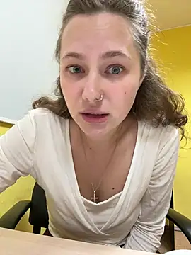 AsynaYuuki Adlı Modelin Canlı XXX Sohbeti