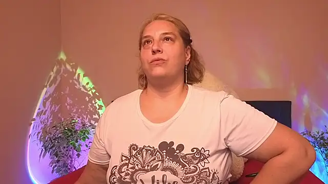 צ'אט XXX בשידור חי של Bbw_Goddes