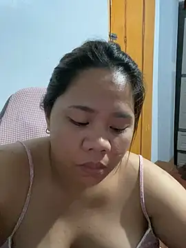 -CLARAMommy-'s Live XXX Chat