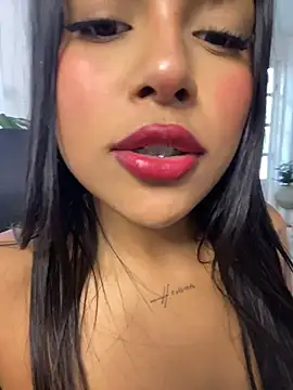 Mariangel_11's Live XXX Chat