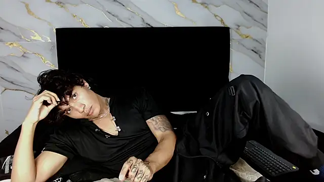 Онлайн чат XXX MaximilianRoth