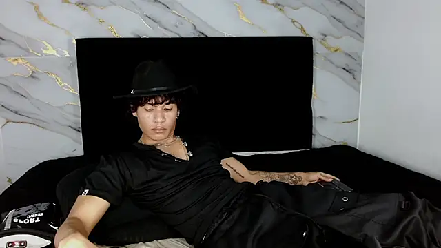 MaximilianRothのライブXXXチャット