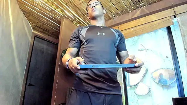 Chat XXX ao vivo de NicolasStonee