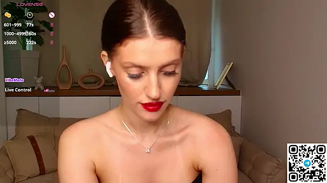 Skinny_Alice Adlı Modelin Canlı XXX Sohbeti