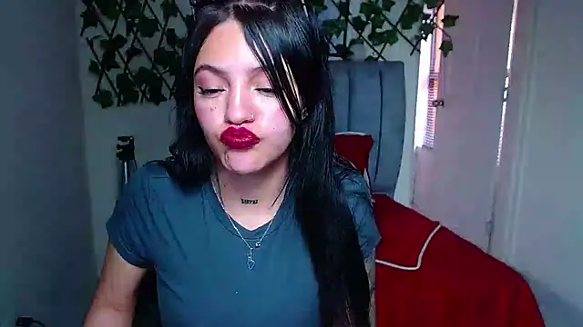 Violettasquirt's Live XXX Chat