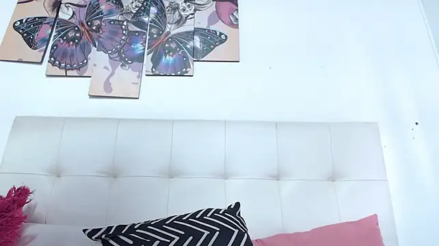Vicky_Love_ Adlı Modelin Canlı XXX Sohbeti