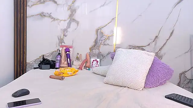KarlaSmith__ Adlı Modelin Canlı XXX Sohbeti