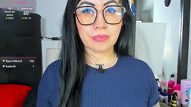 Vicky_hotmilf Adlı Modelin Canlı XXX Sohbeti
