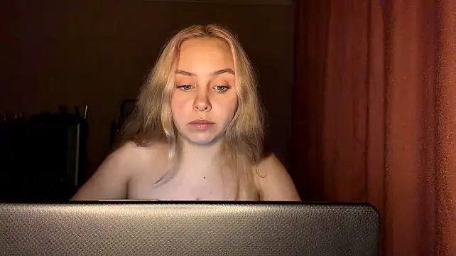MadisonBuckaloo Adlı Modelin Canlı XXX Sohbeti