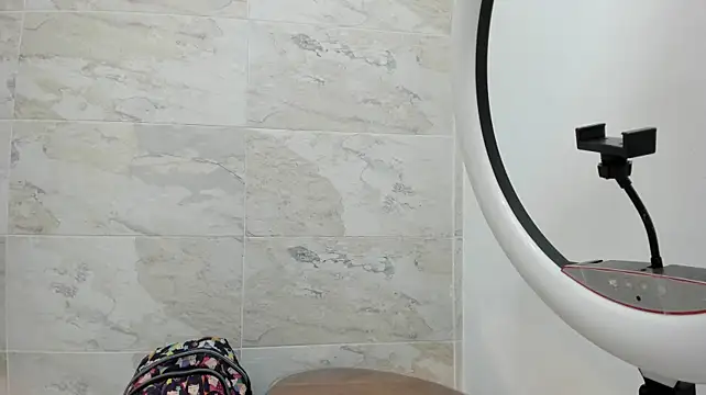 alana_johnson_0 Adlı Modelin Canlı XXX Sohbeti
