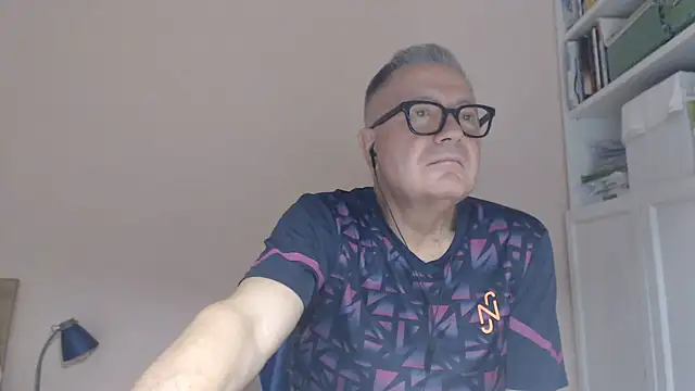 YOU6meのライブXXXチャット