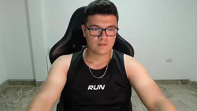 XXX chat uživo modela Plug_Control