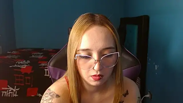 Liaroberts1's Live XXX Chat