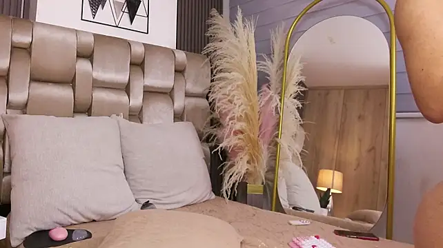 XXMILE's Live XXX Chat