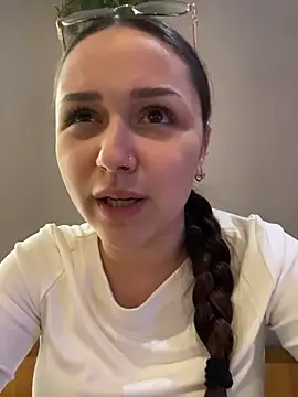 Živý XXX chat EvelynFly