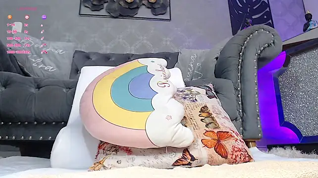 XXX chat uživo modela adara_le