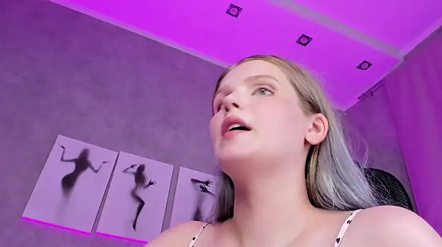 Alisa_Allison Adlı Modelin Canlı XXX Sohbeti