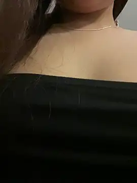 Louvi_ 在線直播表演