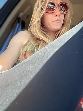GoldenFlameGoddess' Webcam Show