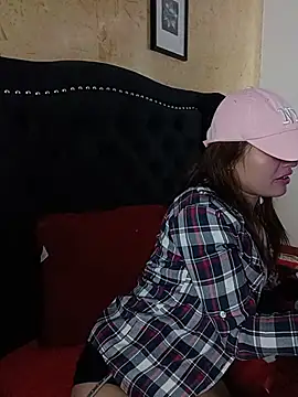 Chat +18 de _Luna_Blooms ao vivo