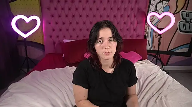 Show modela CassandraGold na web-kameri